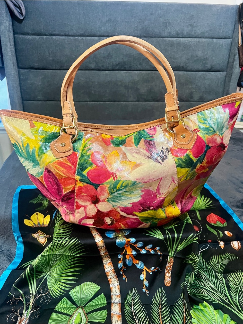 Maurizio Taiuti Wms Leather Hand Painted Floral Large Crescent Boho Whimsy Tote